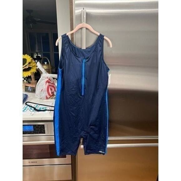 Dolfin Aquatard Aquashape Solid Zip-Front size 22 new - Picture 1 of 5